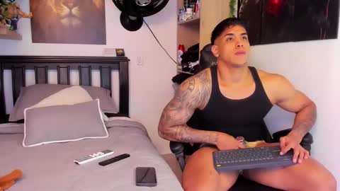 Snapshot of william_dracko9 chatting on October 17, 2025, 1:20 am Dracko online show from October 17, 2025, 1:20 am