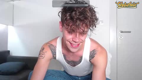 Snapshot of william_henry_a chatting on December 12, 2024, 4:43 pm William online show from December 12, 2024, 4:43 pm