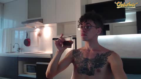 Snapshot of william_henry_a chatting on December 14, 2024, 8:56 am William online show from December 14, 2024, 8:56 am