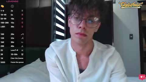 Snapshot of william_henry_a chatting on December 25, 2024, 7:57 am William online show from December 25, 2024, 7:57 am