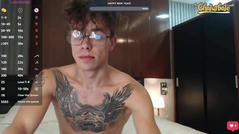 Snapshot of william_henry_a chatting on December 31, 2024, 9:53 am William online show from December 31, 2024, 9:53 am