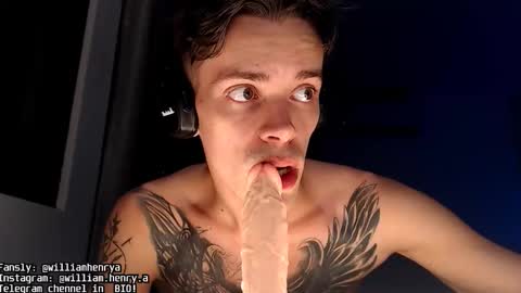 Snapshot of william_henry_a chatting on October 24, 2025, 12:12 pm William online show from October 24, 2025, 12:12 pm