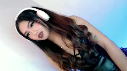 Snapshot of willing_and_wet chatting on December 4, 2025, 2:37 pm LE XI online show from December 4, 2025, 2:37 pm