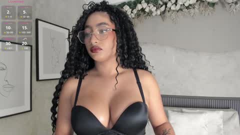 Snapshot of willow_hendrix chatting on December 19, 2024, 5:08 pm Ms Willow online show from December 19, 2024, 5:08 pm