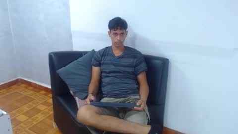 Wiltom online show from November 19, 2025, 4:23 am