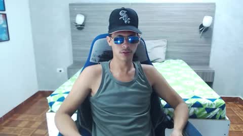 Wiltom online show from December 3, 2025, 3:58 am