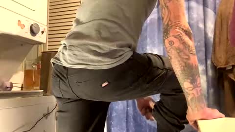 Snapshot of wiltryanything2x chatting on November 22, 2025, 4:55 am Will online show from November 22, 2025, 4:55 am