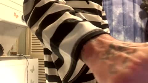 Snapshot of wiltryanything2x chatting on November 28, 2025, 7:55 am Will online show from November 28, 2025, 7:55 am