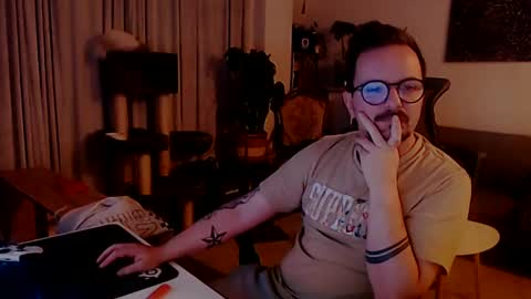 Snapshot of winnydepooh chatting on January 24, 2025, 9:05 pm cream36 online show from January 24, 2025, 9:05 pm