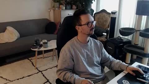 Snapshot of winnydepooh chatting on October 10, 2025, 8:24 am cream36 online show from October 10, 2025, 8:24 am