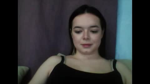 Snapshot of winter__white_rose chatting on February 5, 2025, 12:49 pm Emma online show from February 5, 2025, 12:49 pm