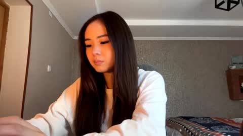 Snapshot of winterluchini chatting on October 26, 2025, 4:40 am Amina online show from October 26, 2025, 4:40 am