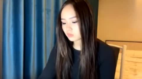 Snapshot of winterluchini chatting on November 16, 2025, 12:44 pm Amina online show from November 16, 2025, 12:44 pm