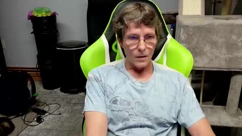 wirehead1970 online show from November 19, 2025, 2:22 am