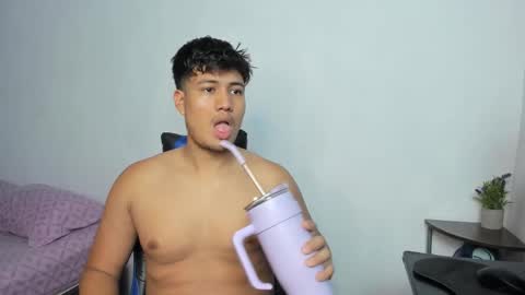 Alice and Mike  online show from November 19, 2025, 8:42 pm