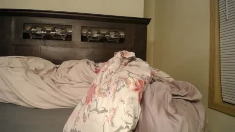 Annie online show from January 4, 2025, 8:06 am