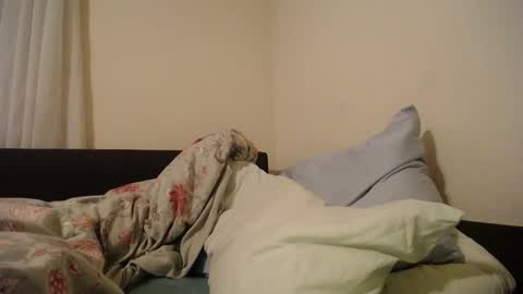 Annie online show from March 9, 2025, 5:55 am