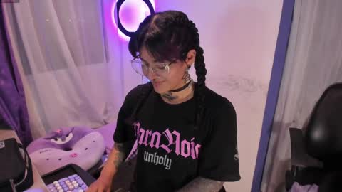     Luna Violeta  A r t i s t  online show from January 20, 2025, 12:36 am