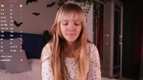 Hollis online show from November 13, 2025, 9:25 pm