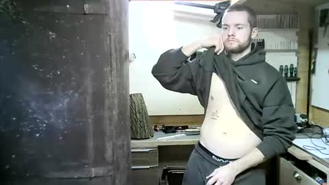 wolf021221 online show from October 25, 2025, 3:18 pm