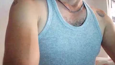 Snapshot of wolfofsea chatting on October 4, 2025, 12:30 am Luis online show from October 4, 2025, 12:30 am