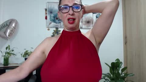 Snapshot of womanhornyx chatting on December 2, 2025, 9:54 pm Womanhornyx online show from December 2, 2025, 9:54 pm