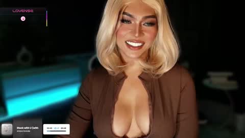 Julia online show from October 24, 2025, 5:59 am