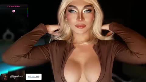 Julia online show from October 26, 2025, 12:05 am