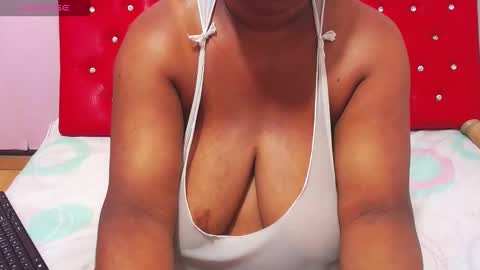 Snapshot of wonderfuldiana chatting on November 15, 2025, 9:54 pm online show from November 15, 2025, 9:54 pm