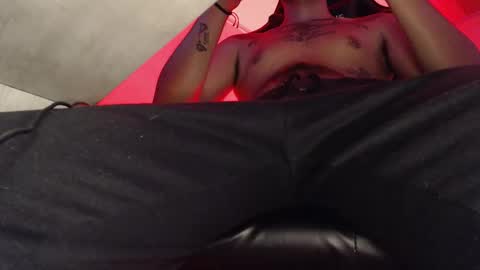 Woondeer online show from November 10, 2025, 7:02 pm