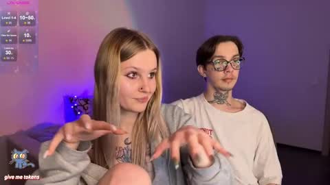 Snapshot of worldofllove chatting on January 23, 2025, 7:29 pm Arnika and Simon online show from January 23, 2025, 7:29 pm