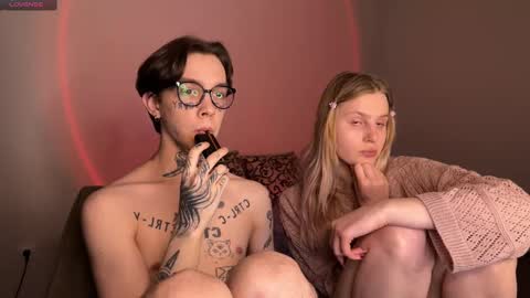 Snapshot of worldofllove chatting on February 19, 2025, 7:59 pm Arnika and Simon online show from February 19, 2025, 7:59 pm