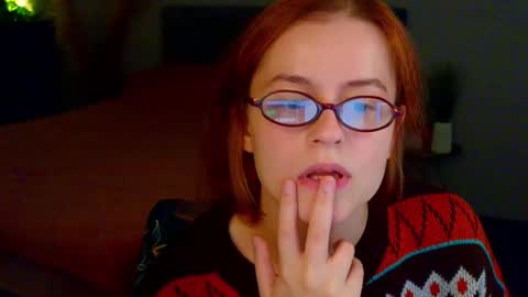 Snapshot of wow_luvng chatting on September 18, 2025, 1:46 pm Rebecy online show from September 18, 2025, 1:46 pm