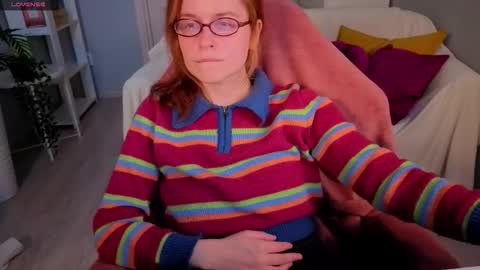 Snapshot of wow_luvng chatting on October 8, 2025, 1:53 pm Rebecy online show from October 8, 2025, 1:53 pm