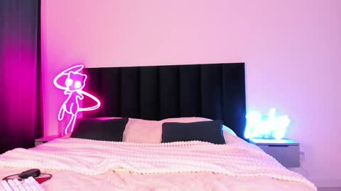 Snapshot of wowlovie666 chatting on December 5, 2024, 11:18 pm Emi online show from December 5, 2024, 11:18 pm