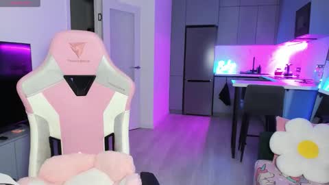 Snapshot of wowlovie666 chatting on October 8, 2025, 4:04 pm Emi online show from October 8, 2025, 4:04 pm