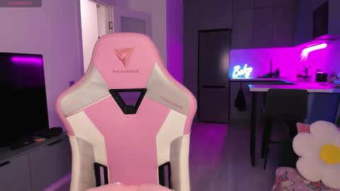 Snapshot of wowlovie666 chatting on October 21, 2025, 4:08 pm Emi online show from October 21, 2025, 4:08 pm