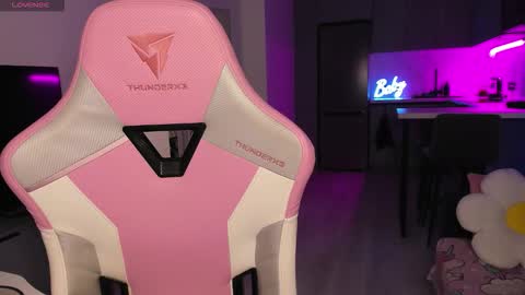 Snapshot of wowlovie666 chatting on November 3, 2025, 7:59 pm Emi online show from November 3, 2025, 7:59 pm