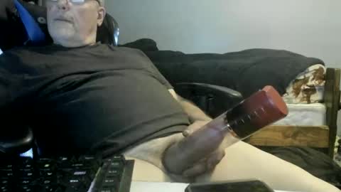 wowsers2022 online show from November 26, 2025, 1:28 am