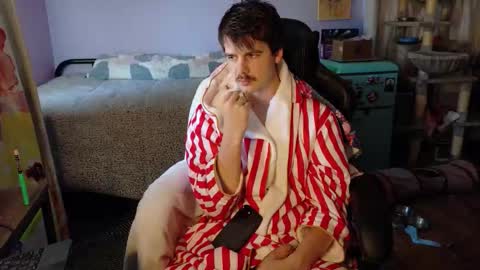 Wyatt online show from November 5, 2025, 7:03 pm