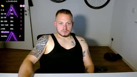 Snapshot of x19marco93x chatting on October 10, 2025, 7:46 pm x19marco93x online show from October 10, 2025, 7:46 pm