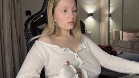 Snapshot of x__ivy_x chatting on January 4, 2025, 3:49 pm eva online show from January 4, 2025, 3:49 pm