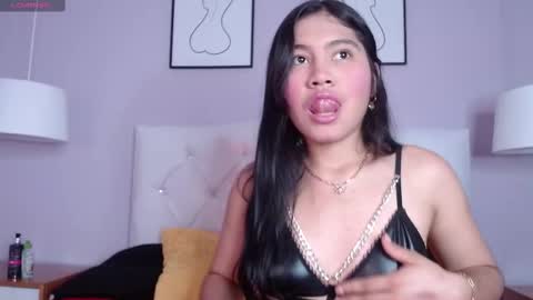 Snapshot of xaander_ chatting on September 23, 2025, 3:20 am aurora online show from September 23, 2025, 3:20 am