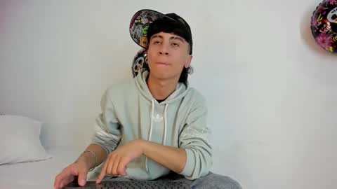 xaanderGrey online show from October 9, 2025, 7:56 pm