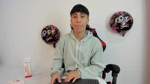 xaanderGrey online show from October 12, 2025, 7:46 pm