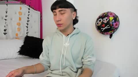 xaanderGrey online show from October 15, 2025, 3:45 pm