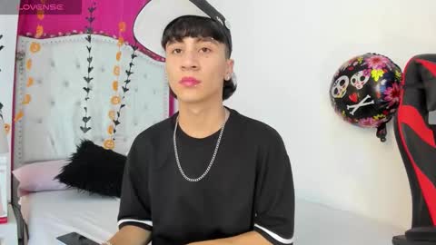 xaanderGrey online show from October 17, 2025, 7:38 pm