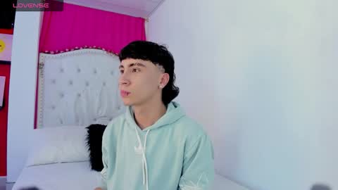 xaanderGrey online show from November 30, 2025, 7:51 pm