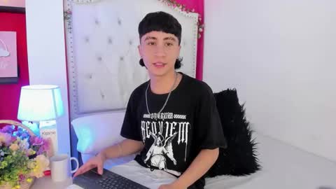 xaanderGrey online show from December 3, 2025, 7:34 pm