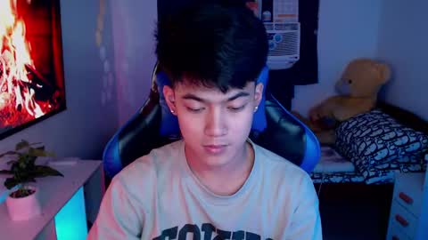 Snapshot of xaldrian_destroyer chatting on February 13, 2025, 7:56 am Prince Aldrian online show from February 13, 2025, 7:56 am